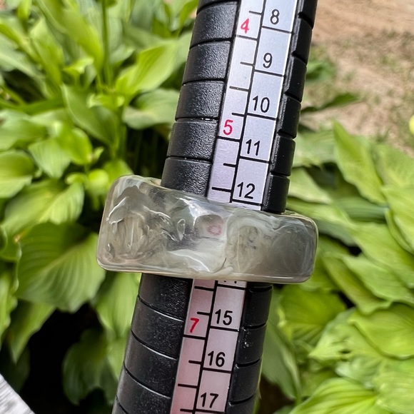 Lucite Chunky Green Ring - Picture 5 of 5